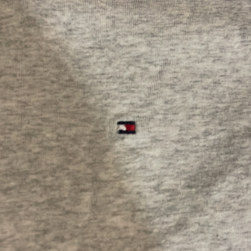 Tommy Hilfiger t shirt - Picture 2 of 6